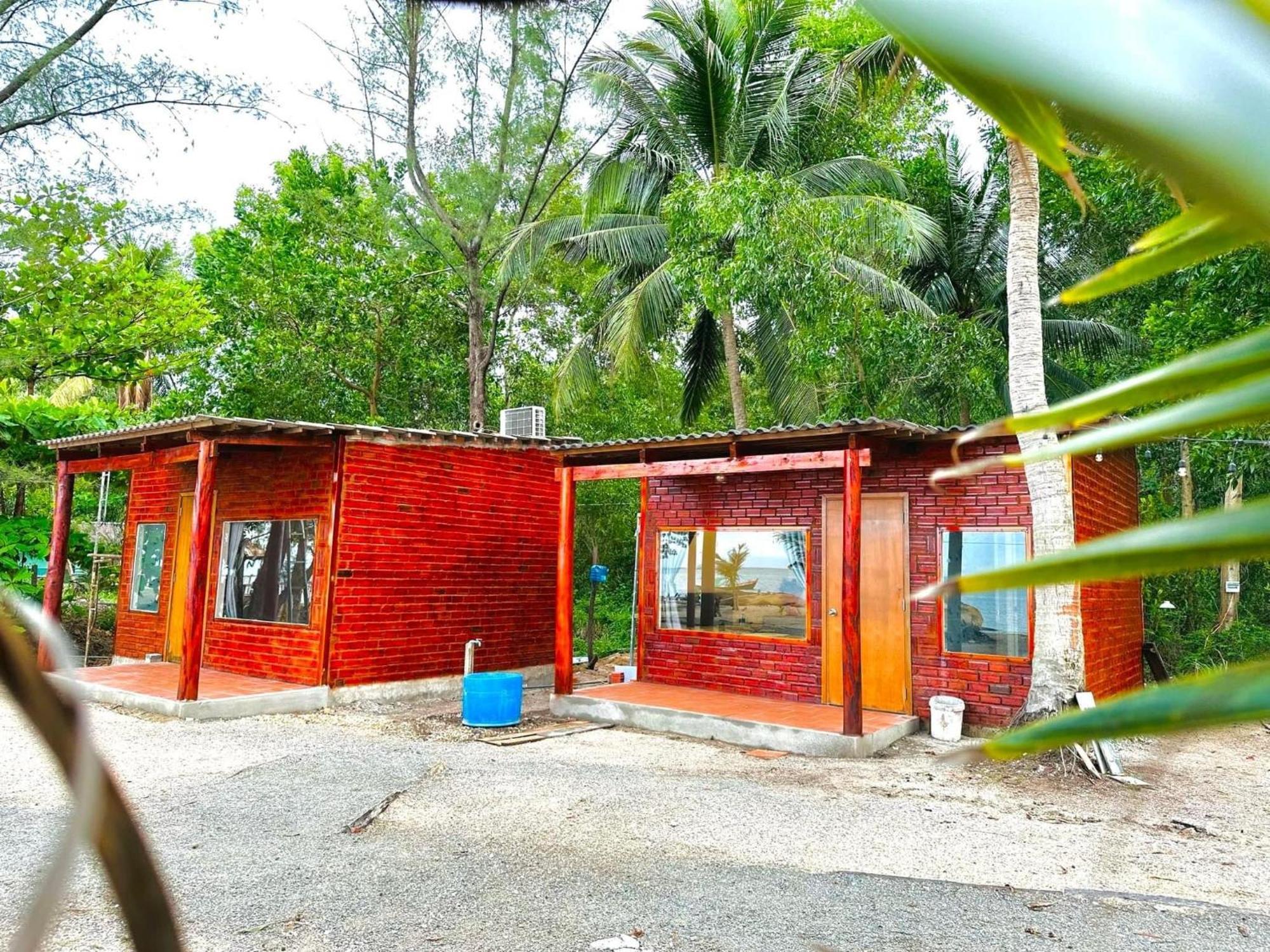 Bai Thom Retreat *
